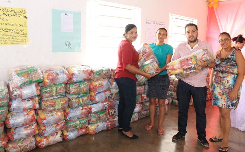 Prefeitura entrega Cestas Nutricionais a gestantes, nutrizes e crianças