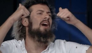 Cartolouco foge da produção e se despede dos amigos após ser eliminado