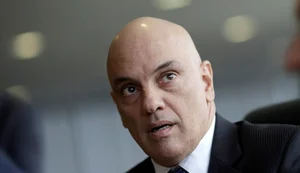 Moraes rejeita suspender posse de deputados por eventual envolvimento em atos golpistas