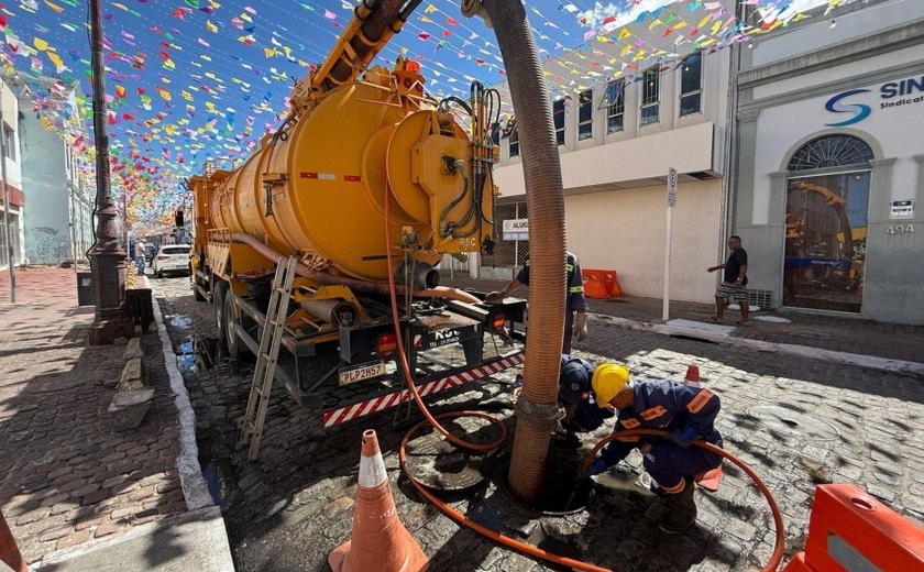 Infraestrutura reforça limpeza e desobstrução de galerias durante os festejos juninos no Jaraguá