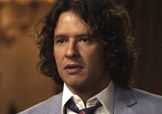Vem aí! Edmundo avança em Brandão, mas acaba ferindo o irmão, Rômulo