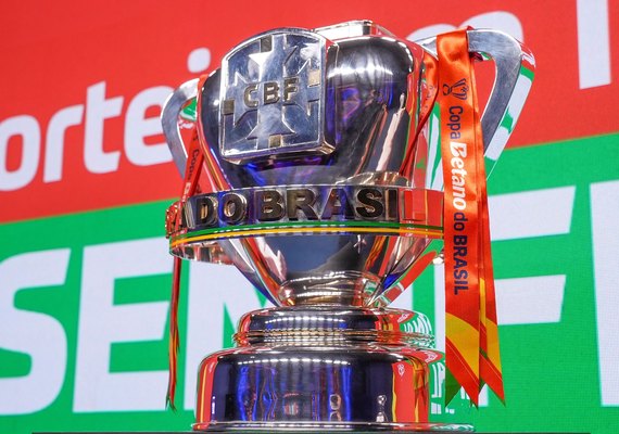 CRB encara Figueirense na quarta-feira (18); venda de ingressos começa neste sábado (14)