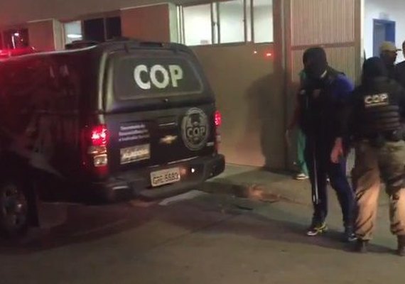 Tentativa de fuga de presídio em Maceió termina com agentes feridos e detento morto