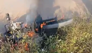 Cinquentinha pega fogo próximo ao Lago da Perucaba, em Arapiraca