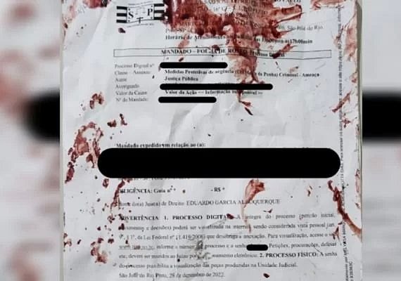 Suspeito de agredir mulher espanca oficial que entregava ordem judicial