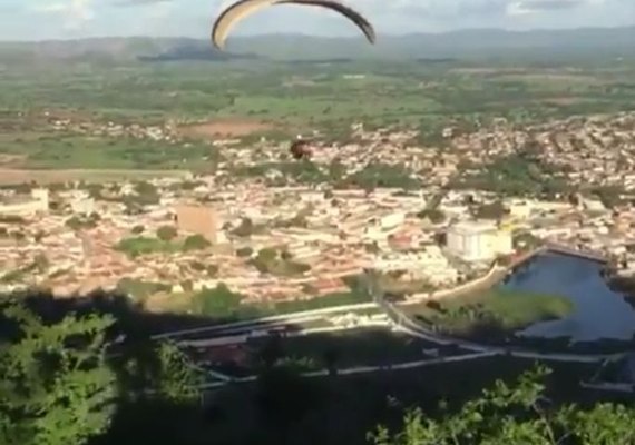 Voo de parapente vai colocar Palmeira dos Índios na rota do turismo de aventura