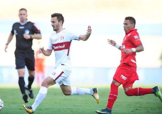 Vila Nova vence, volta ao G4 e aumenta drama do Internacional na Série B