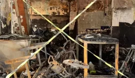 Defesa Civil mantém interdição de loja destruída por incêndio no centro de Maceió