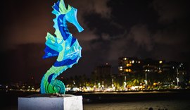 Cavalo-marinho da Ponta Verde ganha pintura especial que conta histórias de Maceió