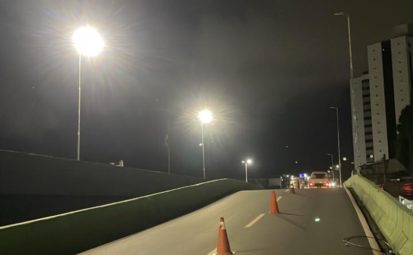 Iluminação no Viaduto João Lyra e Corredor Vera Arruda é restabelecida