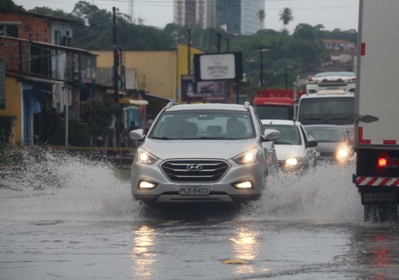 Chuva atinge 74 mm em 24 horas e Defesa Civil mantém Maceió em nível de atenção