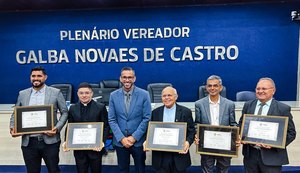 Câmara homenageia personalidades com trajetória dedicada à humanização e valorização da vida