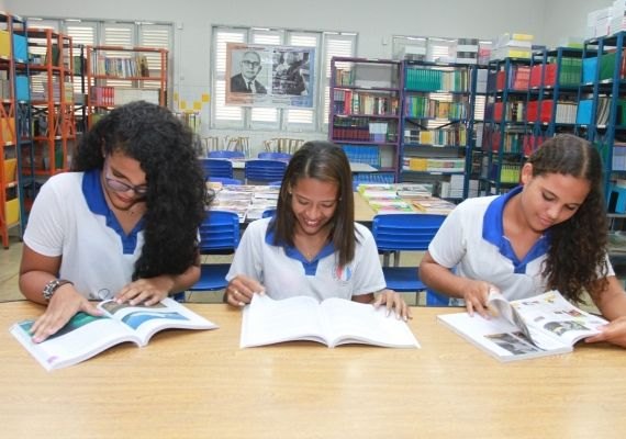 Rede estadual volta às aulas na segunda (10); aula inaugural será no Centro de Convenções