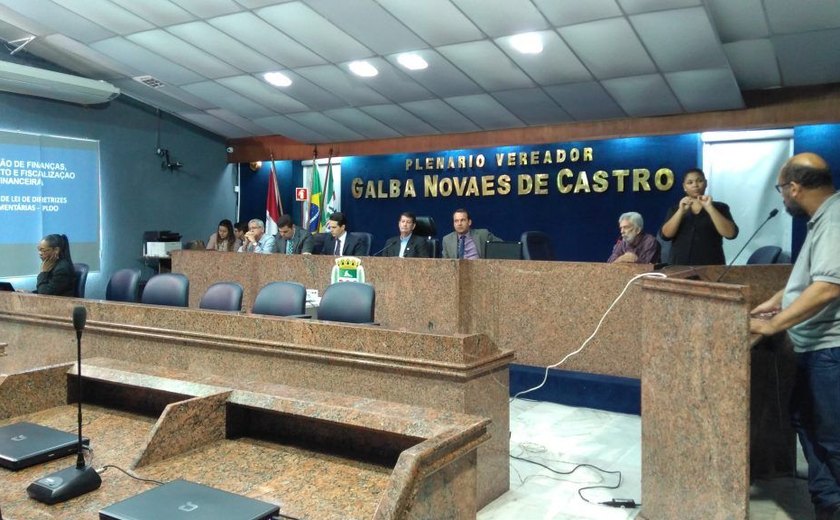 Projeto de Lei das Diretrizes Orçamentárias é discutido na Câmara