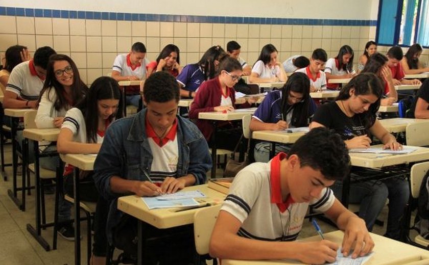 Escola Estadual José Quintella Cavalcanti aprova 28 alunos na Ufal