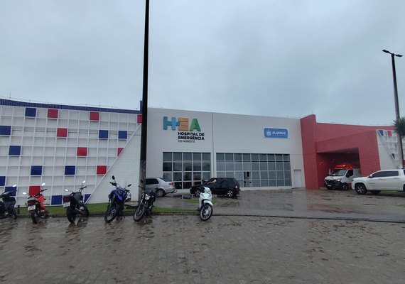 Motociclista fica ferido após colisão com carro em avenida de Arapiraca