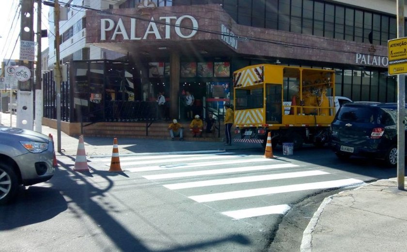 Cidade de Maceió recebe novas sinalizações em diversos bairros