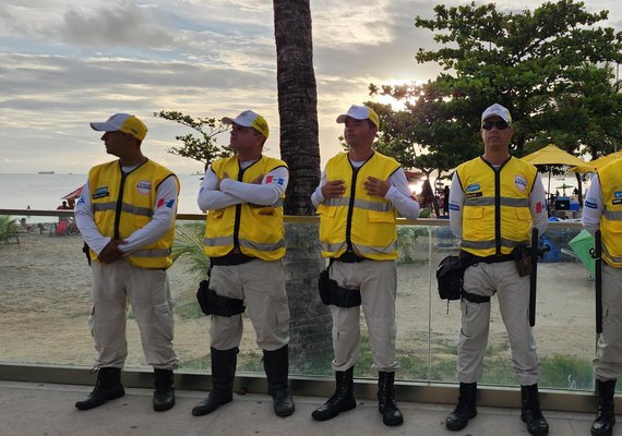 Agentes de proximidade do Ronda prendem casal por uso de entorpecentes na orla