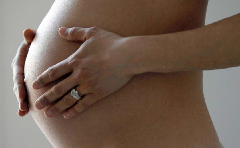 Gravidez não é perigosa para mulheres que tiveram câncer de mama, diz estudo