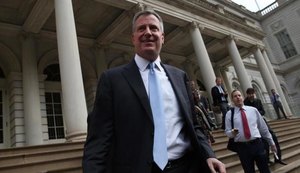 Prefeito de Nova York chama Bolsonaro de 'ser humano perigoso'