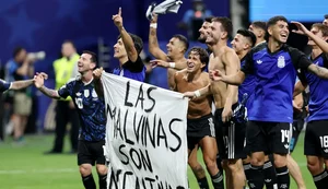 Ato de jogadores argentinos reacende debate sobre domínio das Malvinas
