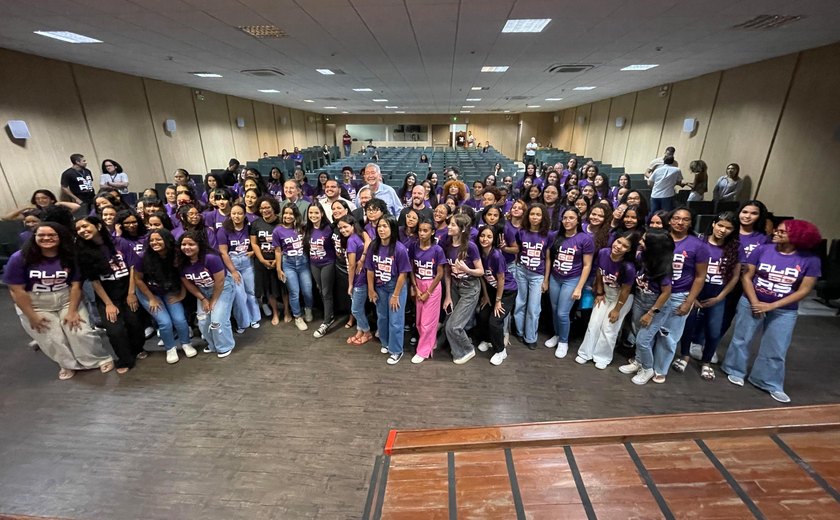 Secretaria de Ciência apoia projeto que capacita 200 meninas para o mercado da tecnologia