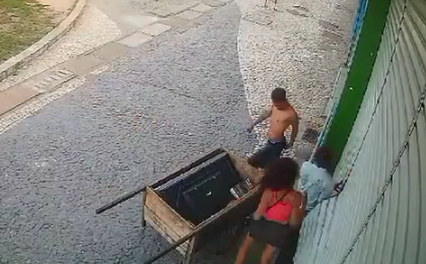 Trio é flagrado invadindo e furtando loja de eletrônicos