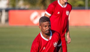 CRB faz último treino antes de jogo no CT do Ceará