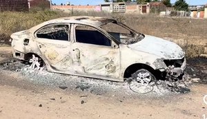 Homens armados invadem oficina e incendeiam carro durante ataque em Delmiro Gouveia