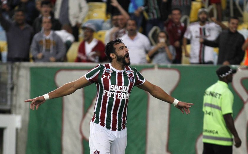 Henrique Dourado brilha e Fluminense vence o Atlético-MG no Maracanã