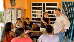 Luciano Barbosa visita escolas indígenas em Pariconha