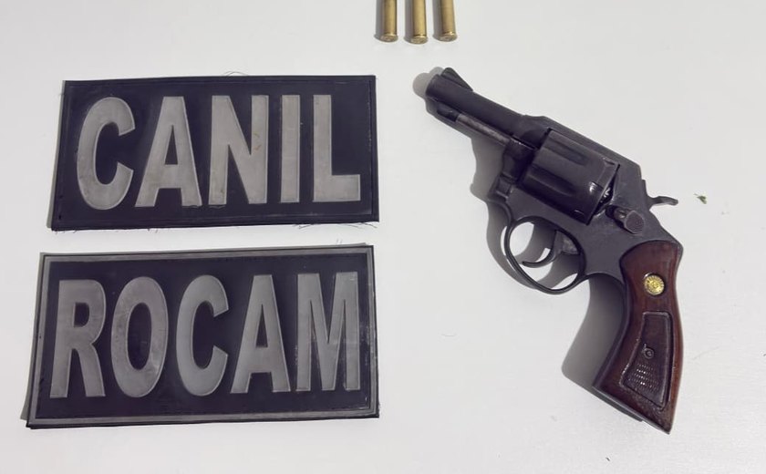 PM flagra homem com arma de fogo e prende suspeito em Arapiraca