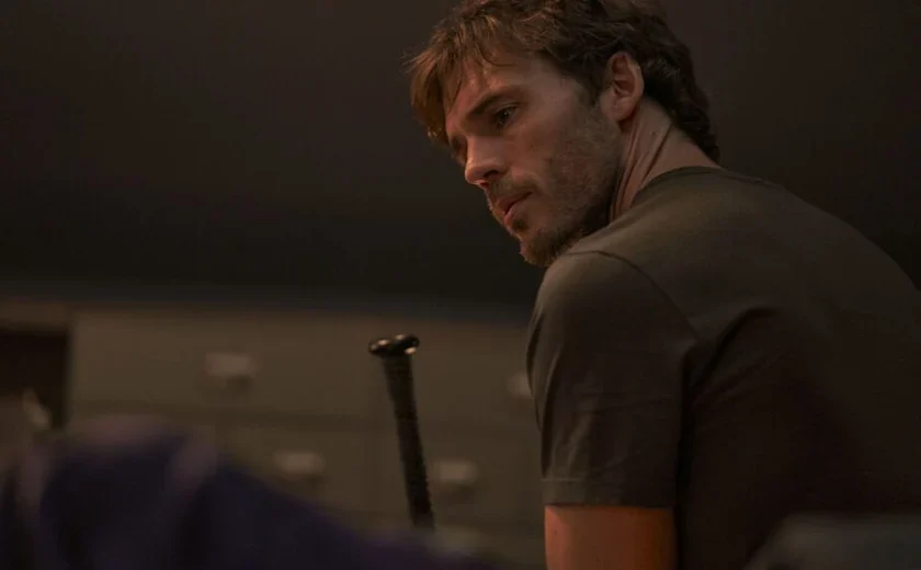 'O Homem do Saco': filme com Sam Claflin estreia nos cinemas