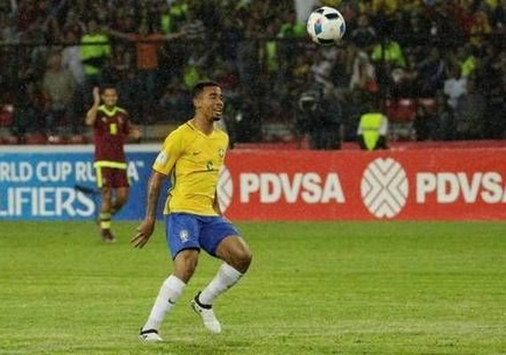 Brasil vence Venezuela e assume liderança das Eliminatórias