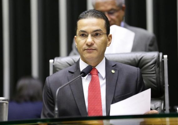 Após decisão de Moraes, coligação de Bolsonaro racha, e Republicanos diz que vai recorrer à Justiça