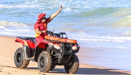 Corpo de Bombeiros salva dois turistas vítimas de afogamento na praia do Francês