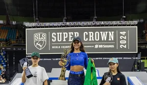 Rayssa Leal vence no fim e se torna tricampeã mundial de skate street