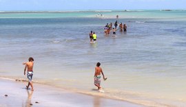 Banco de areia na praia de Ponta Verde esconde perigos