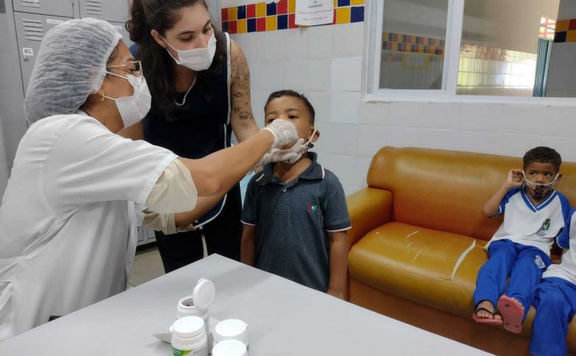 Saúde realiza ação para suplementação de vitamina A em escola municipal