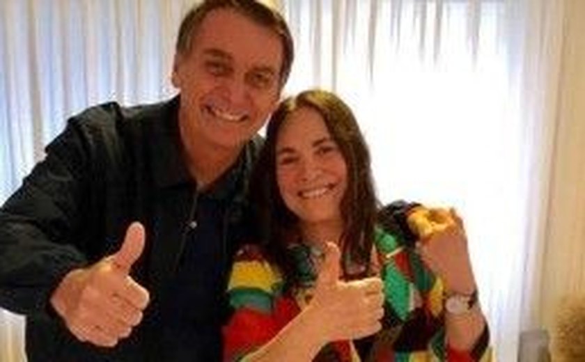 Bolsonaro deseja feliz aniversário a Regina Duarte e atriz comemora