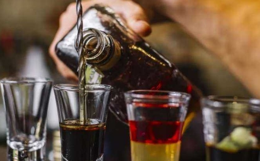 Vigilância Sanitária reforça cuidados na compra de bebidas alcoólicas