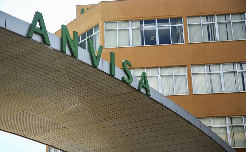 Anvisa decide neste domingo se aprova uso emergencial de vacinas