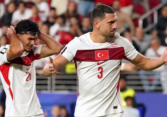 Paraguai vence, segue na briga para classificar e elimina a Turquia