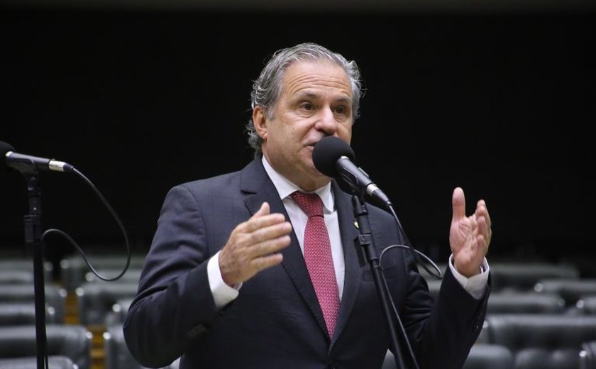 CCJ aprova criação de campanha nacional para doação de córneas