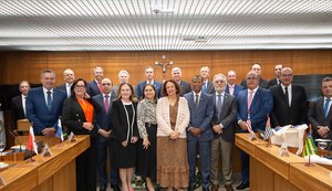 Presidente Fernando Tourinho reúne-se com ministros do STF
