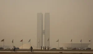 Fumaça de queimadas encobre Brasília e várias outras capitais do país