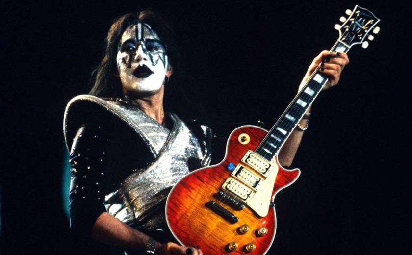 Ace Frehley, guitarrista fundador do Kiss, morre aos 74 anos