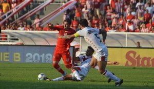 CRB é derrotado pelo Vitória no Rei Pelé e fica em 8º na tabela