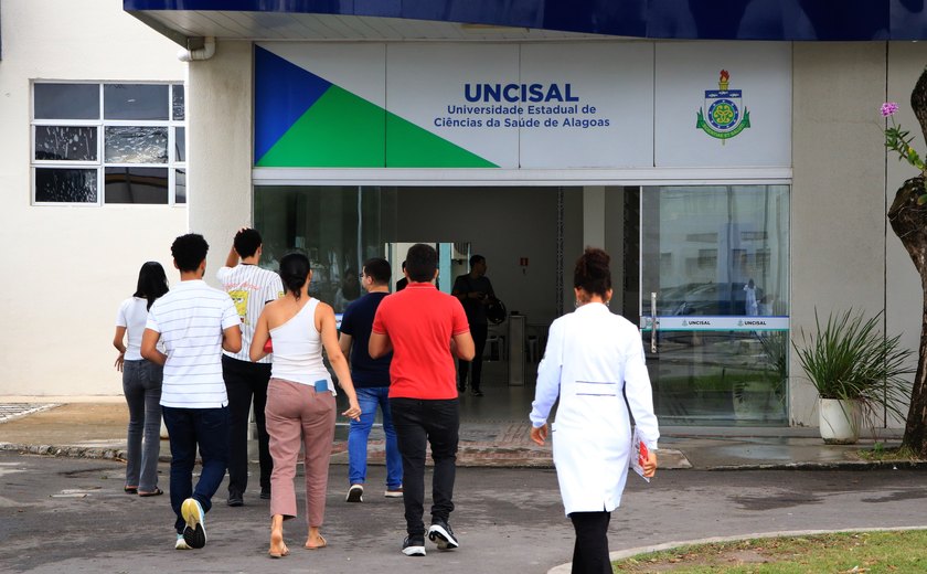 Situação de 158 alunos da Uncisal continua indefinida