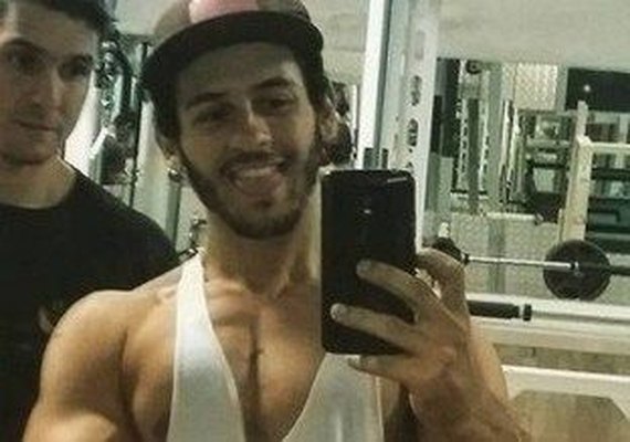 Ex-ator mirim da Globo cresce e surpreende com visual 'bombadão'